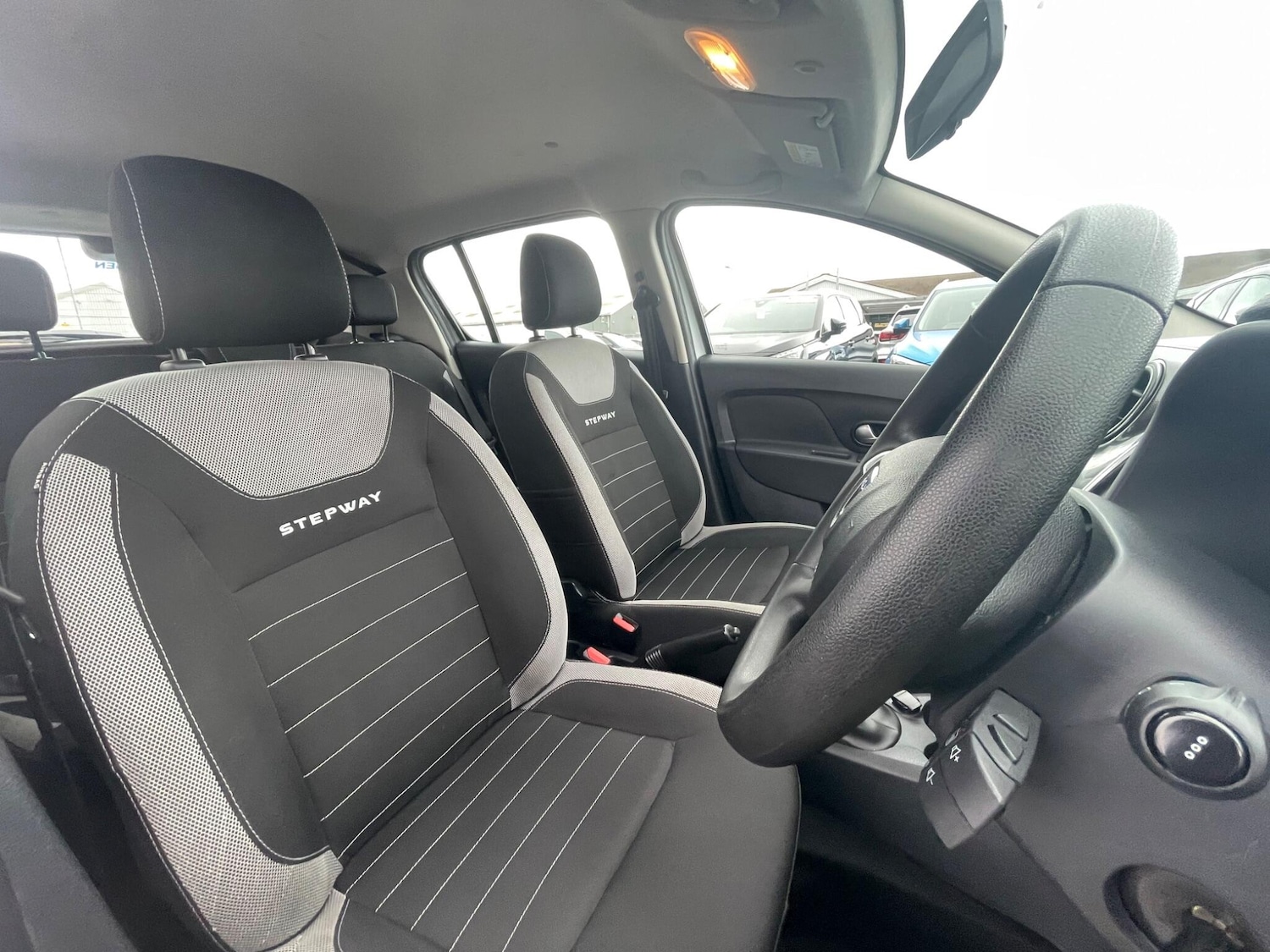 Used Dacia Sandero Stepway 2019 for sale - 76715378: Photo 42