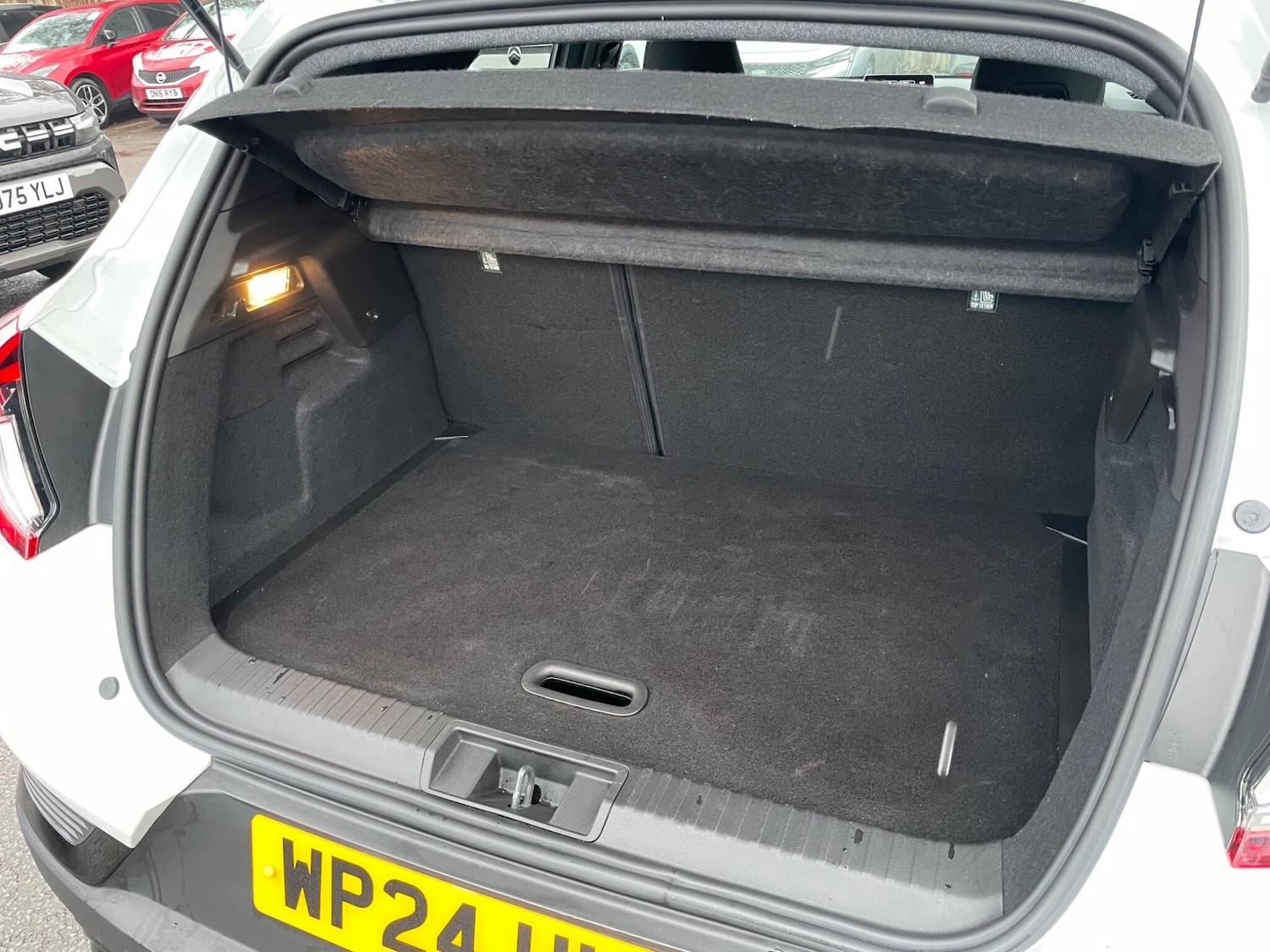 Used Renault Captur 2024 for sale - 77290579: Photo 32