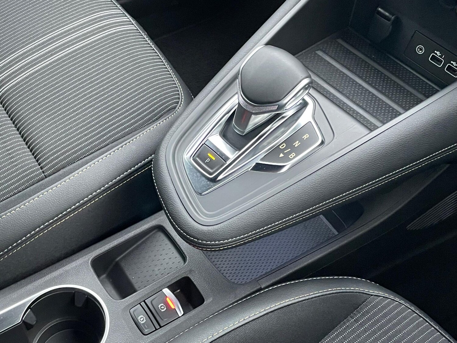 Used Renault Captur 2024 for sale - 77290579: Photo 48