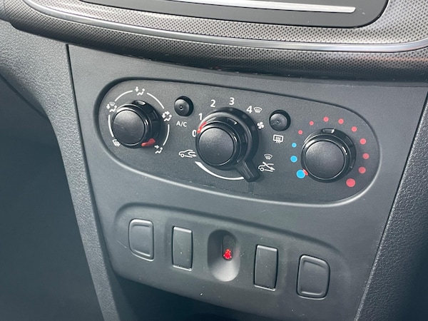 Used Dacia Sandero Stepway 2019 for sale - 75677459: Photo 36