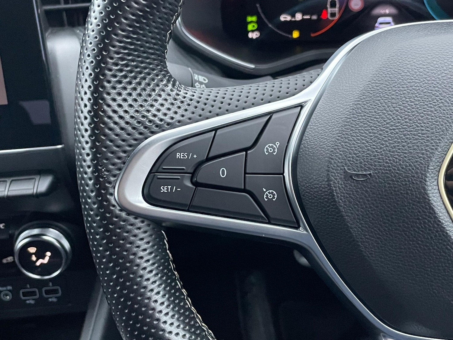 Used Renault Clio 2023 for sale - 77538068: Photo 41