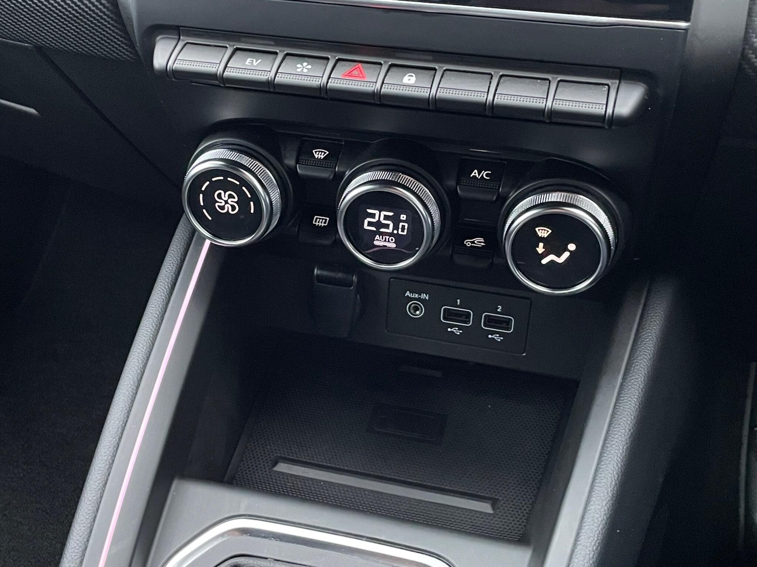 Used Renault Clio 2023 for sale - 77538068: Photo 56