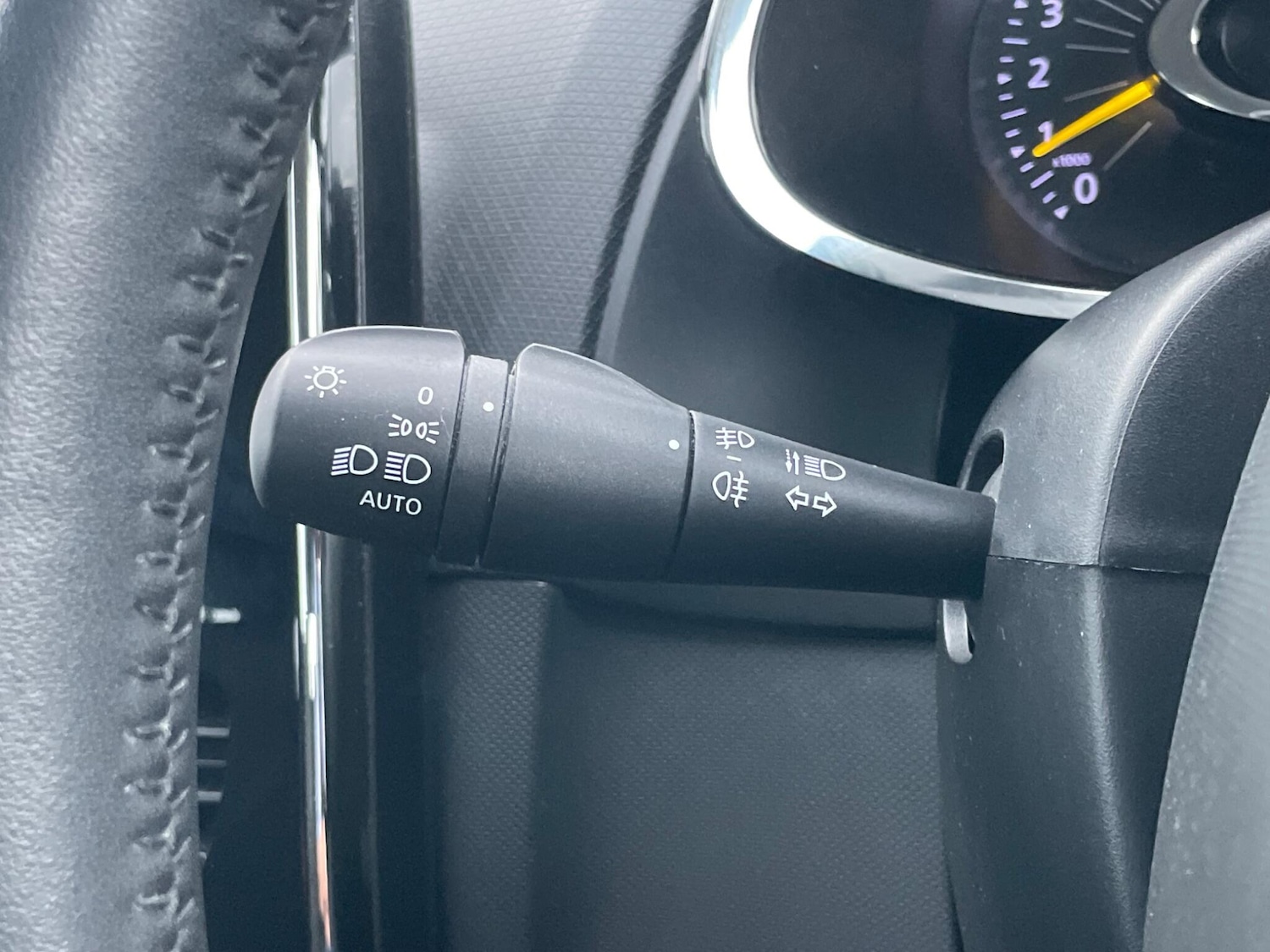 Used Renault Clio 2014 for sale - 76512839: Photo 36