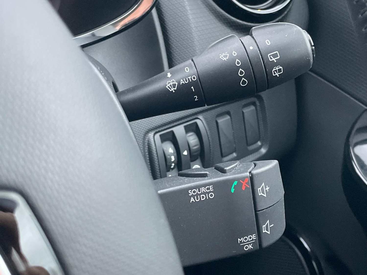 Used Renault Clio 2014 for sale - 76512839: Photo 37