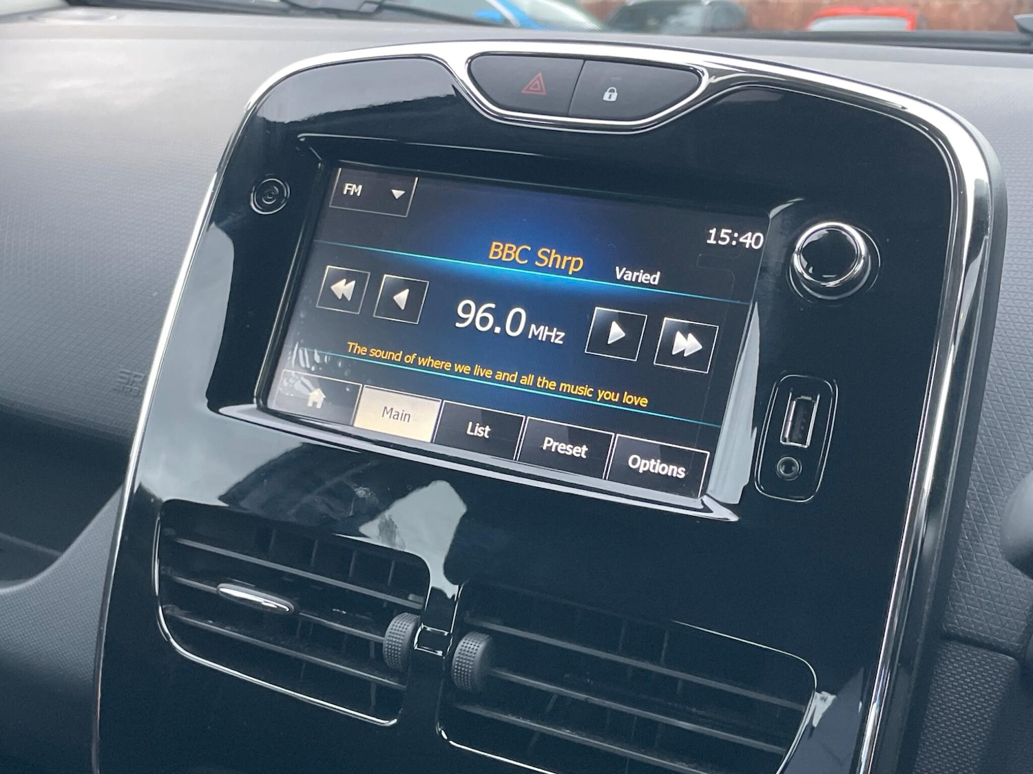 Used Renault Clio 2014 for sale - 76512839: Photo 40