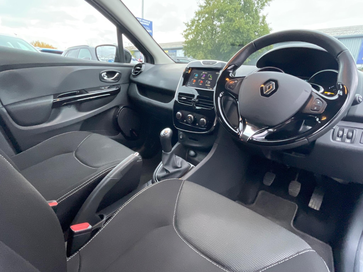 Used Renault Clio 2014 for sale - 76512839: Photo 44