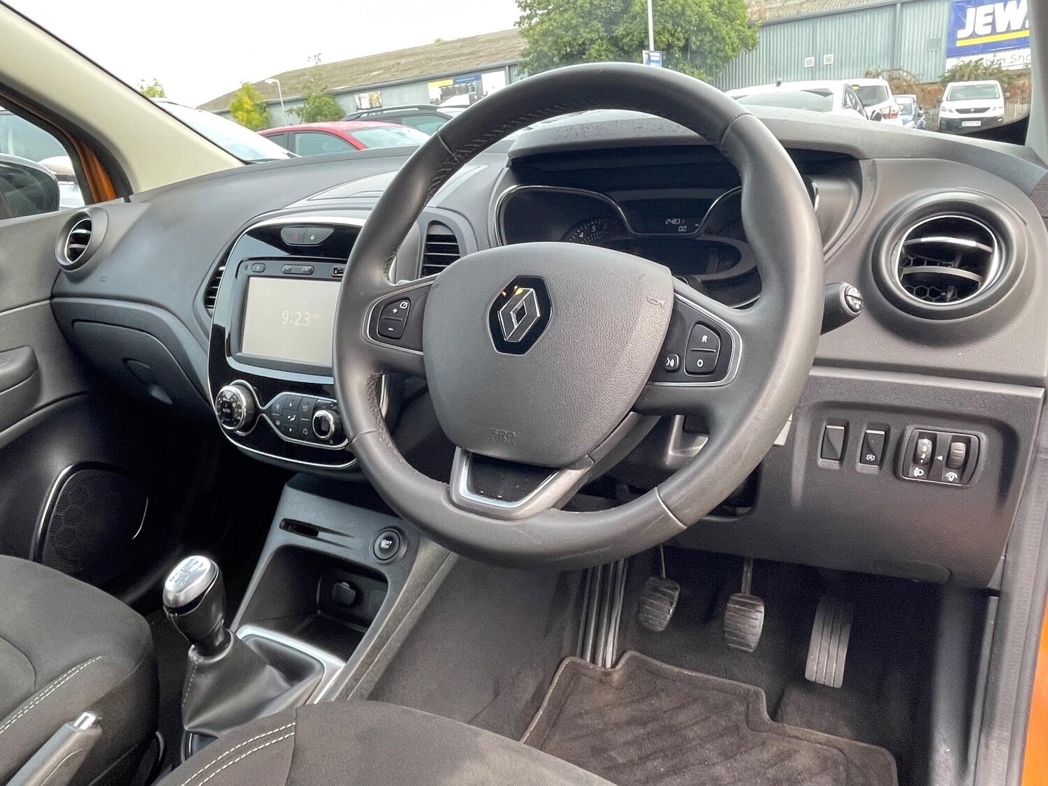 Used Renault Captur 2018 for sale - 76377216: Photo 29