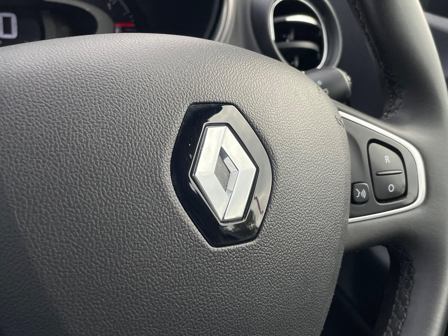 Used Renault Captur 2018 for sale - 76377216: Photo 32