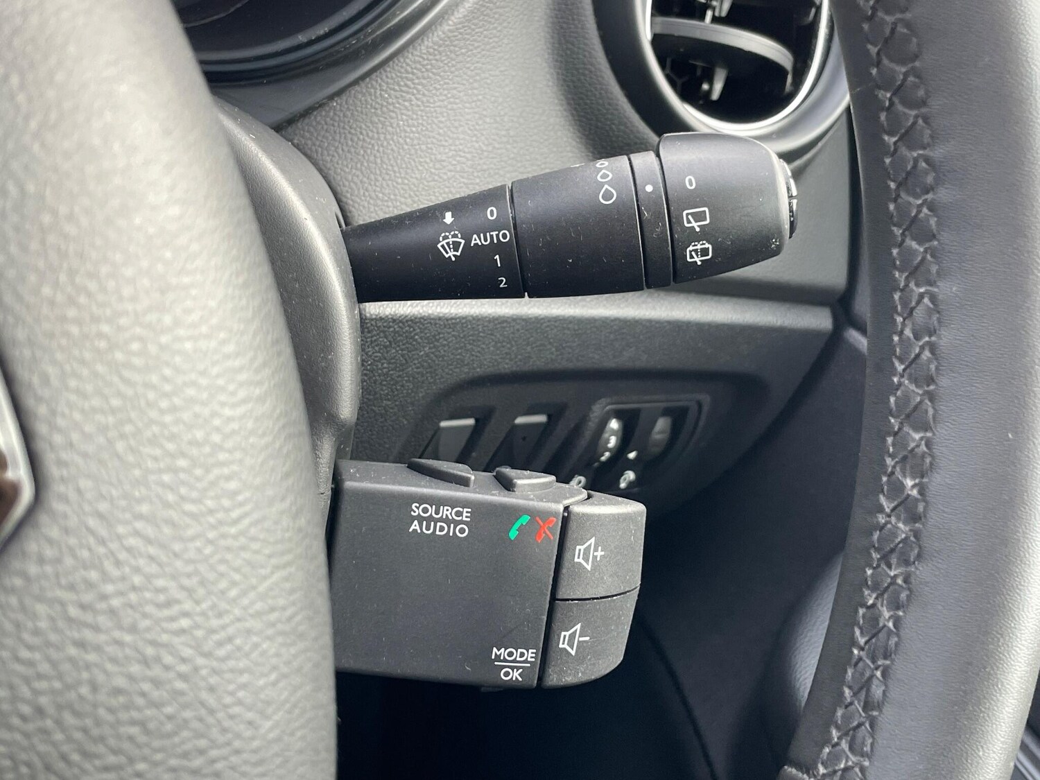 Used Renault Captur 2018 for sale - 76377216: Photo 35