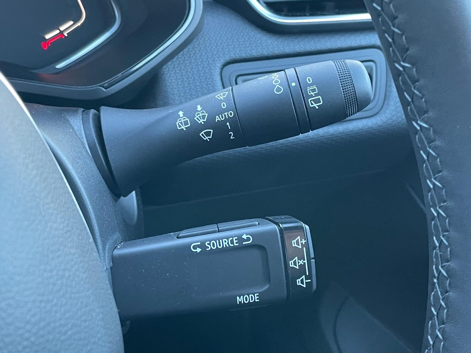 Used Renault Clio 2022 for sale - 76965635: Photo 39