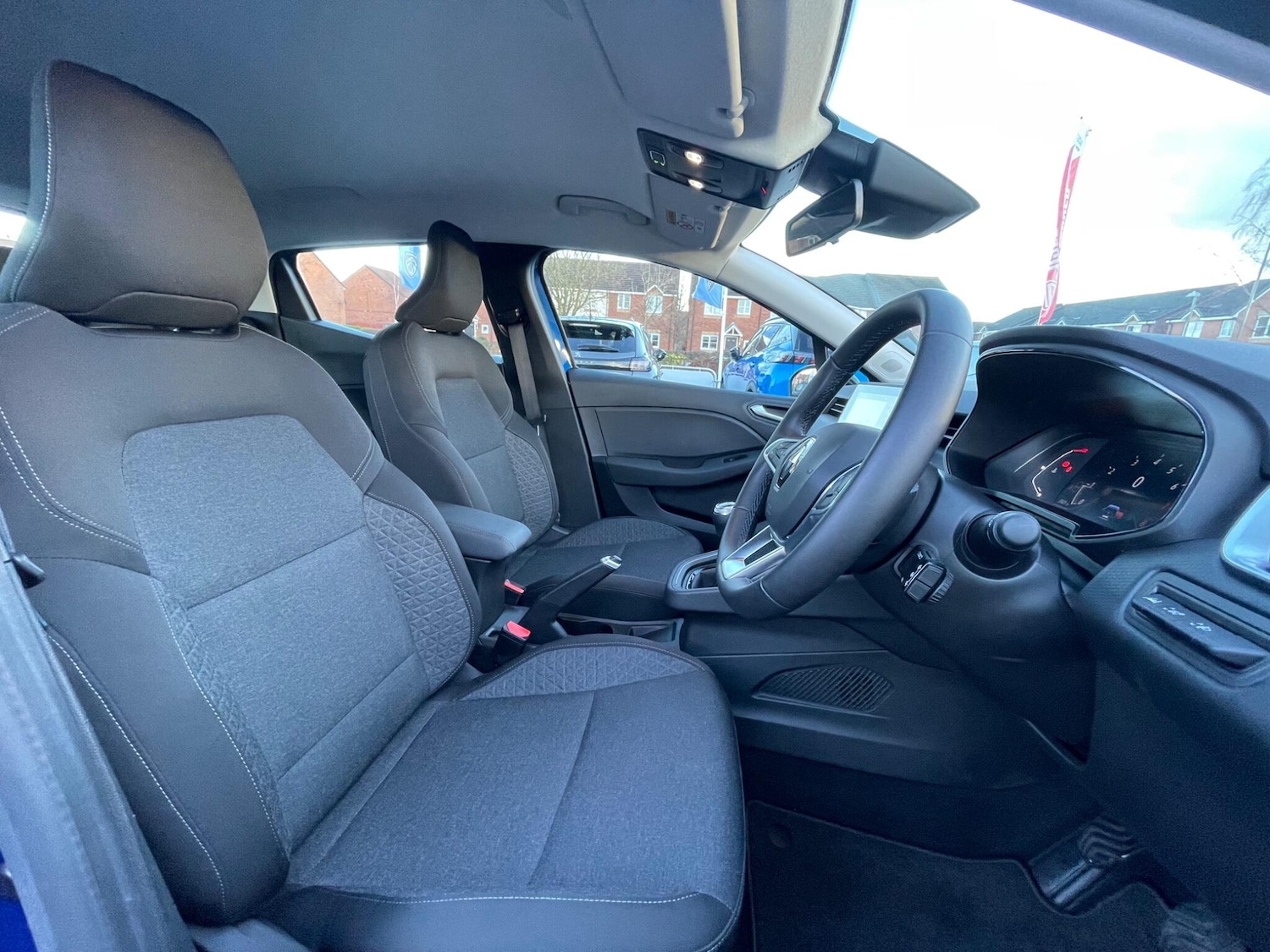 Used Renault Clio 2022 for sale - 76965635: Photo 49