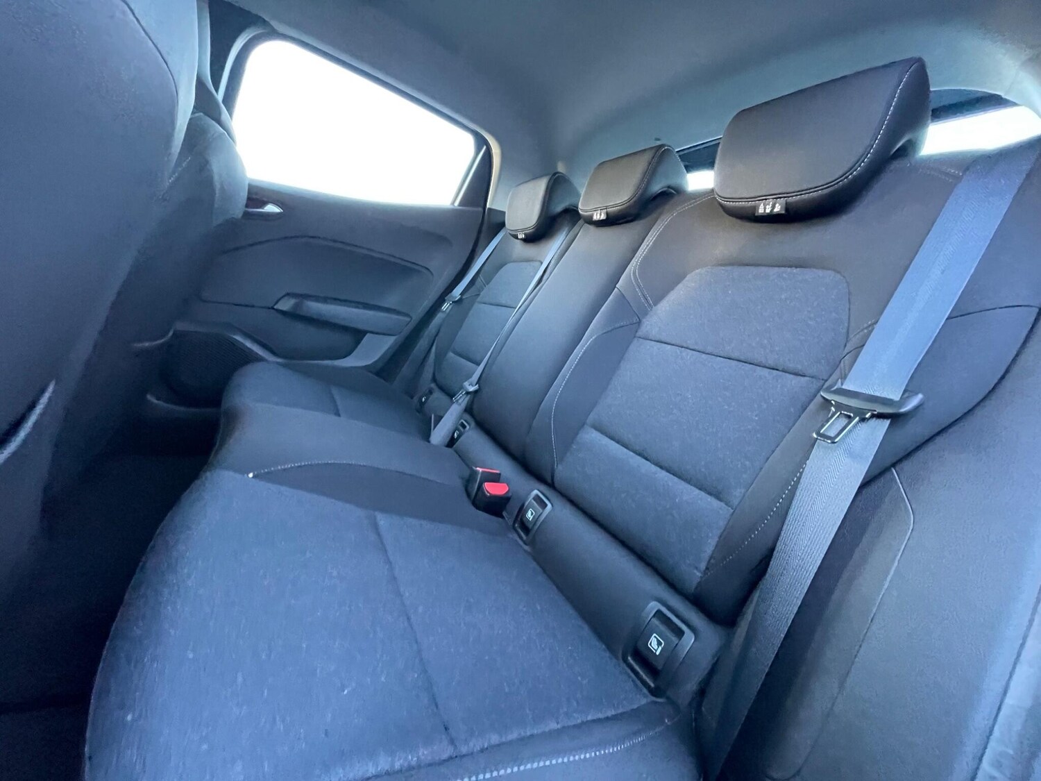 Used Renault Clio 2022 for sale - 76965635: Photo 54