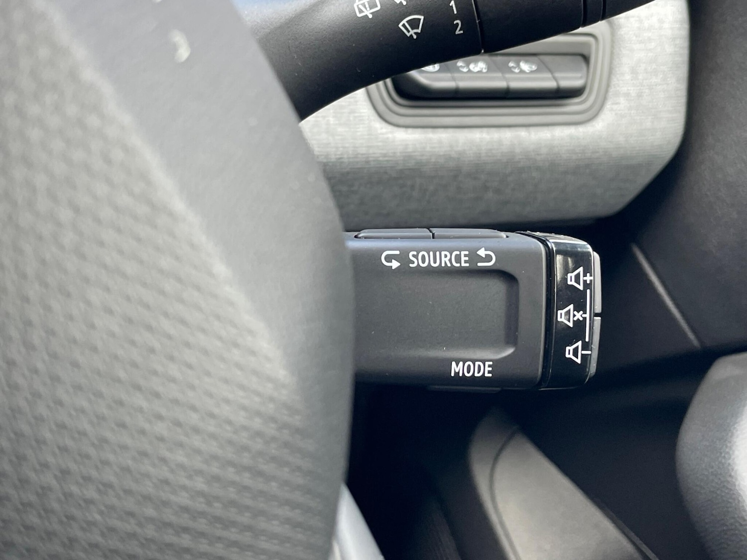 Used Renault Clio 2025 for sale - 77646810: Photo 42