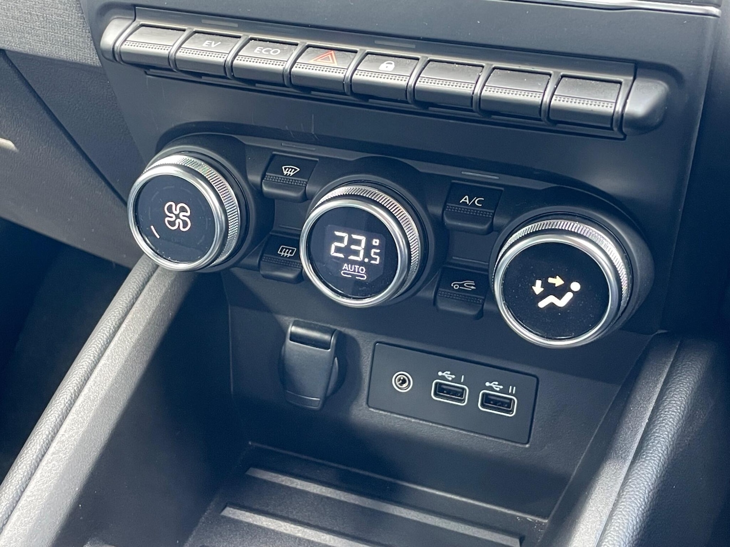 Used Renault Clio 2025 for sale - 77646810: Photo 48