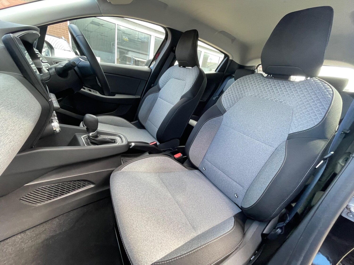 Used Renault Clio 2025 for sale - 77646810: Photo 51