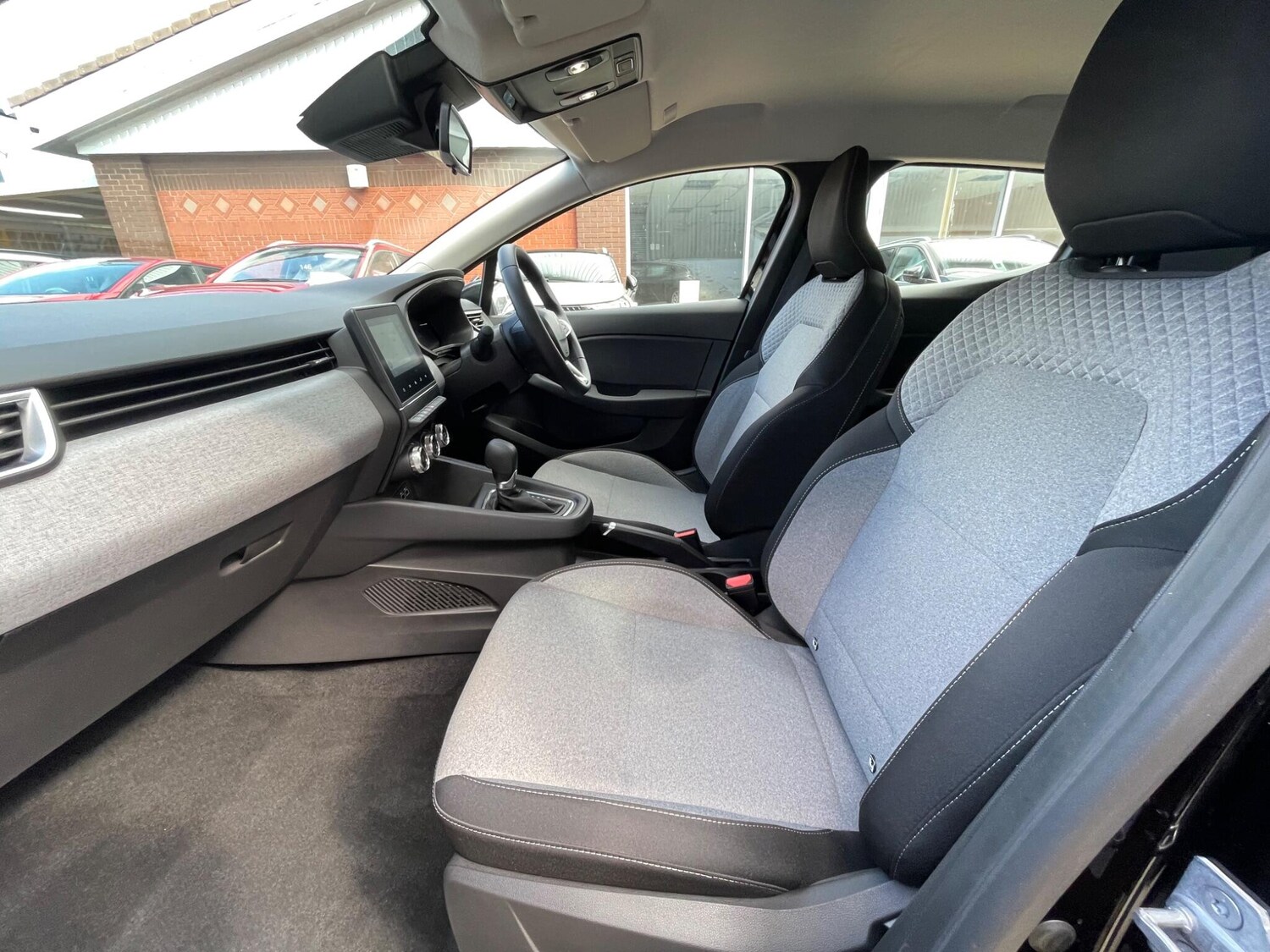 Used Renault Clio 2025 for sale - 77646810: Photo 52