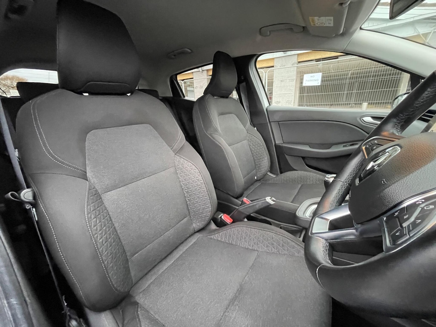 Used Renault Clio 2020 for sale - 76512122: Photo 35