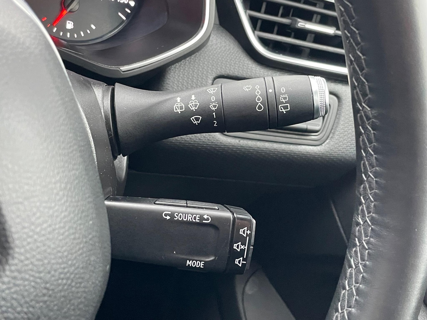 Used Renault Clio 2020 for sale - 76512122: Photo 42