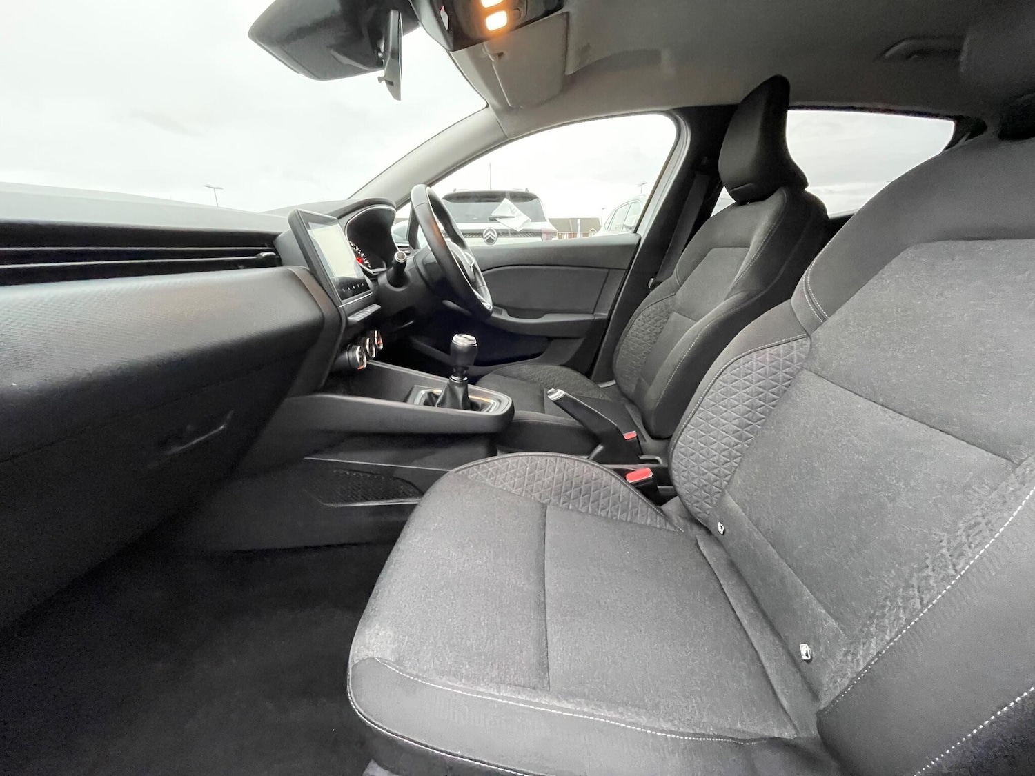 Used Renault Clio 2020 for sale - 76512122: Photo 51