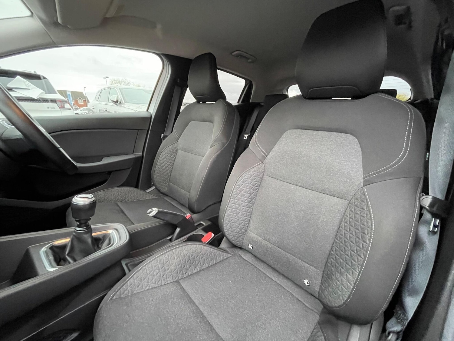 Used Renault Clio 2020 for sale - 76512122: Photo 52