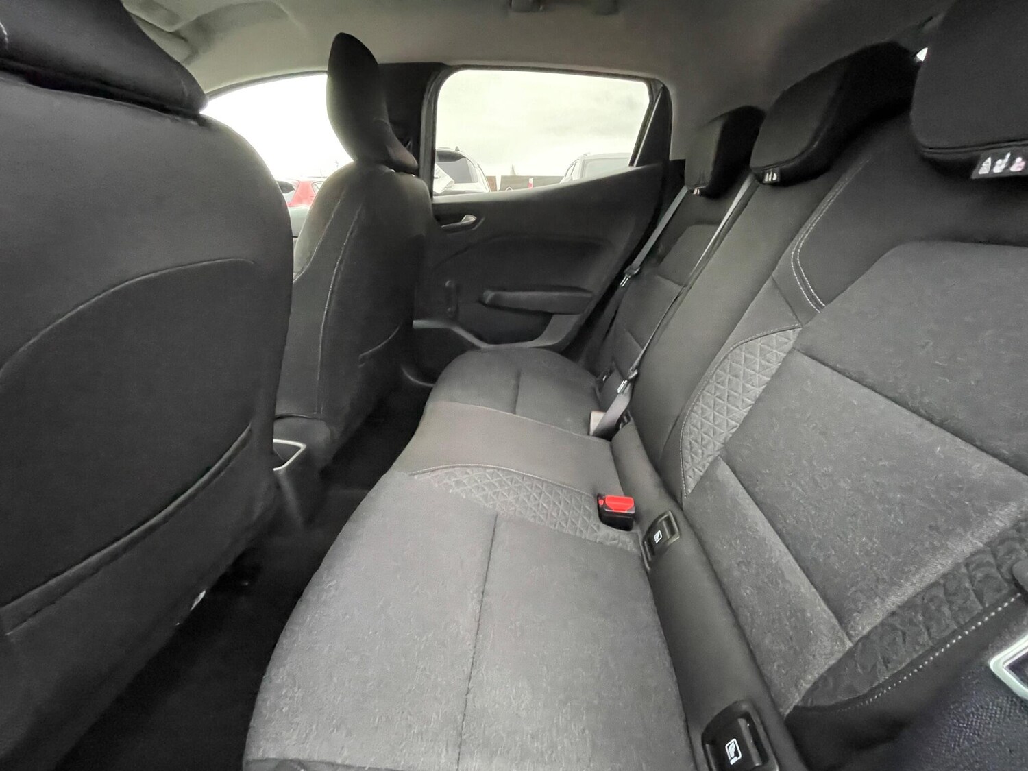 Used Renault Clio 2020 for sale - 76512122: Photo 53