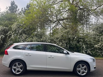 Used Volvo V60 2018 for sale - 79166418: Photo