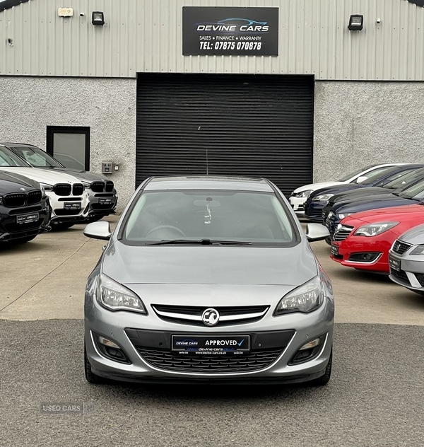 Used Vauxhall Astra 2012 for sale - 77167008: Photo 2
