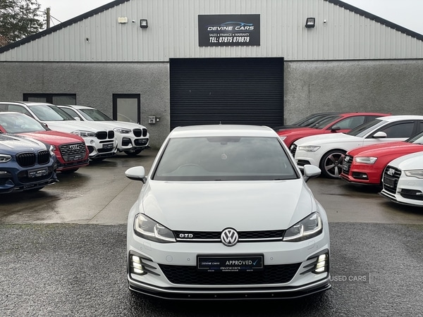 Used Volkswagen Golf 2017 for sale - 77121008: Photo 2