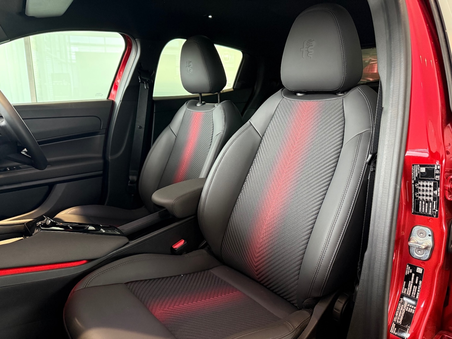 Used Alfa Romeo Junior 2025 for sale - 76871546: Photo 16