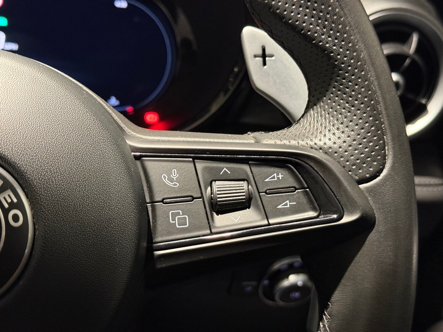 Used Alfa Romeo Tonale 2023 for sale - 76872019: Photo 35