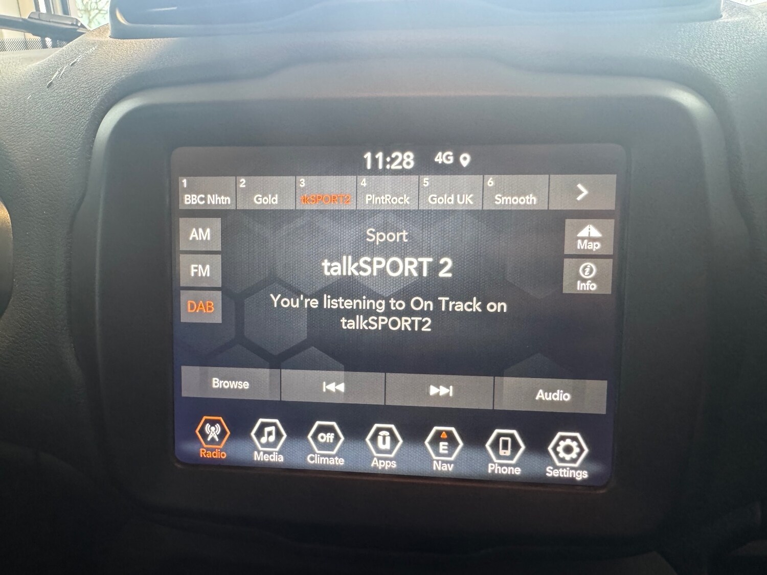 Used Jeep Renegade 2021 for sale - 76868681: Photo 40