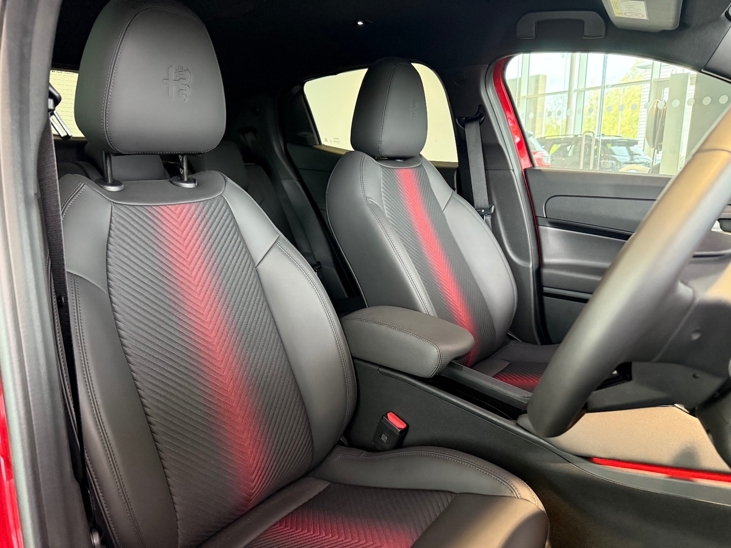 Used Alfa Romeo Junior 2025 for sale - 76234039: Photo 12