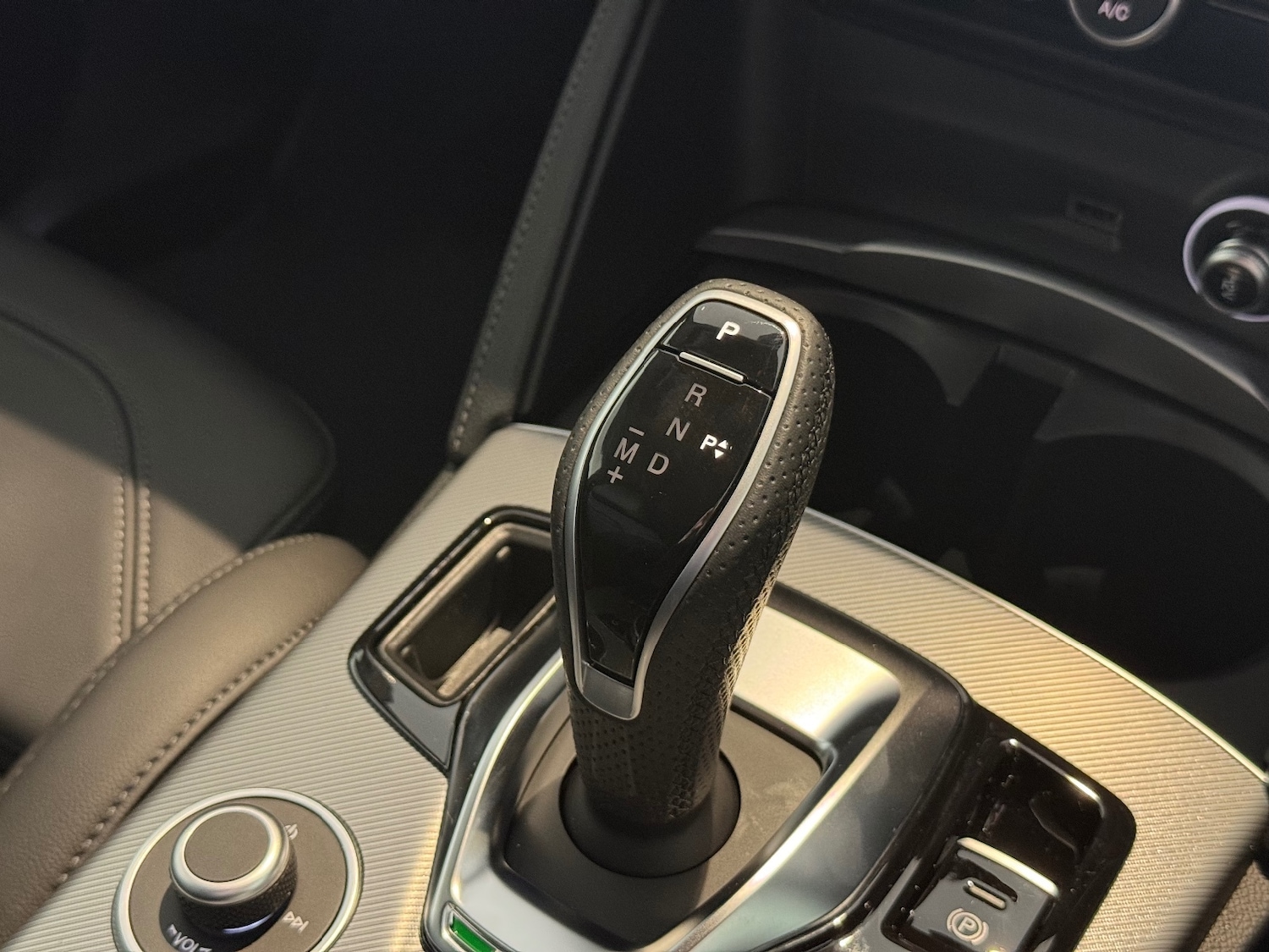 Used Alfa Romeo Stelvio 2025 for sale - 76872422: Photo 25