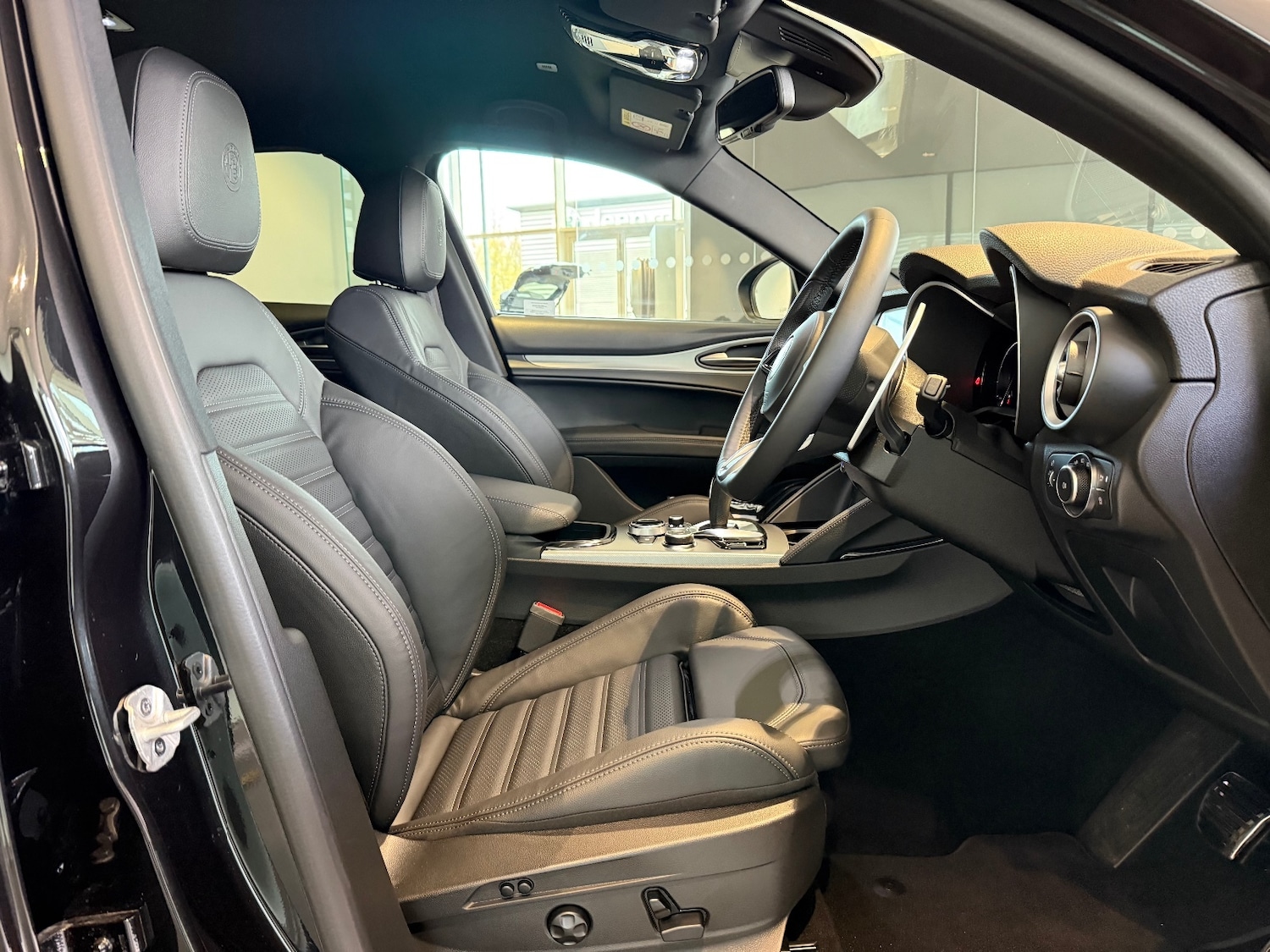 Used Alfa Romeo Stelvio 2025 for sale - 76872422: Photo 5