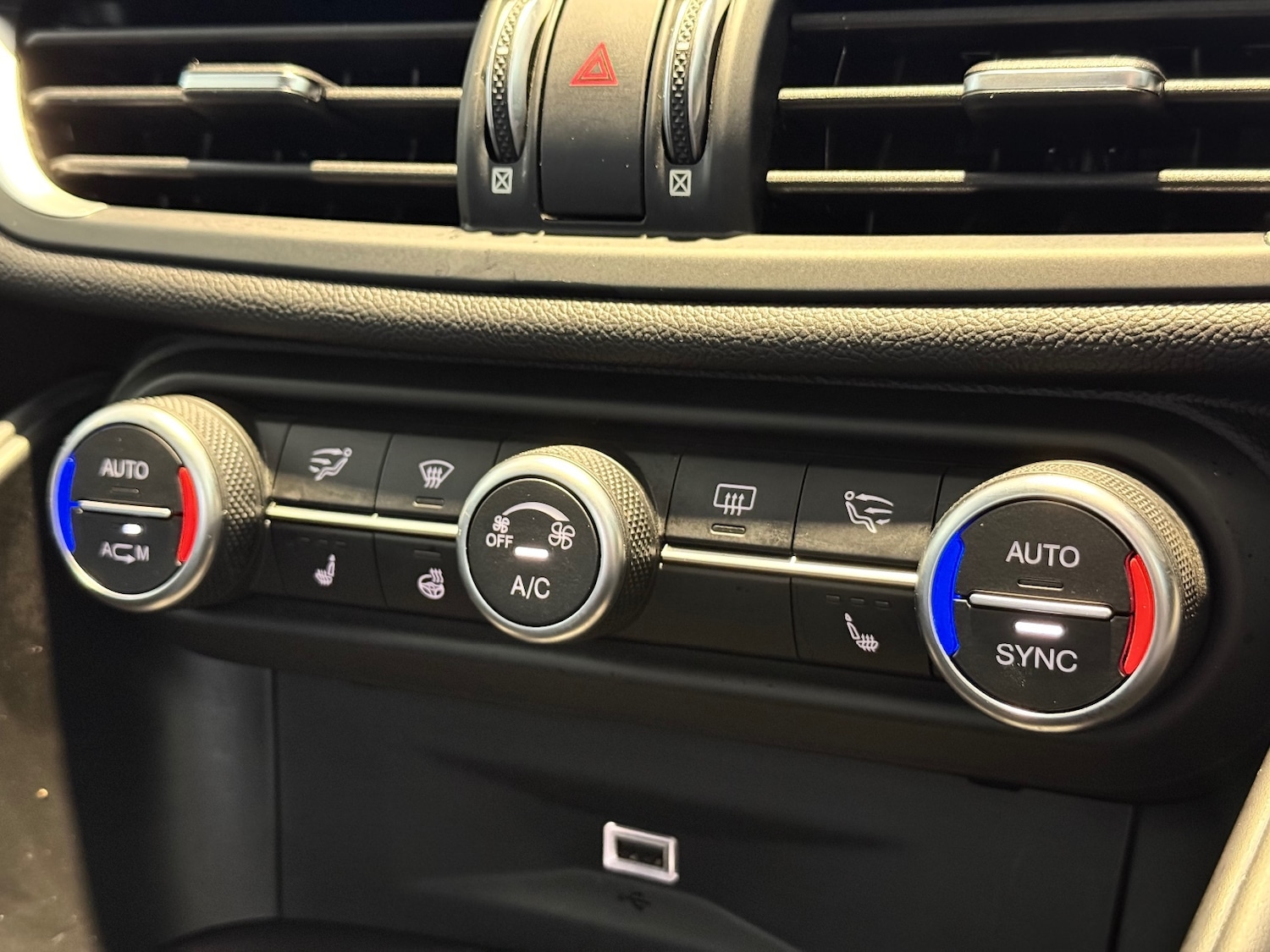 Used Alfa Romeo Giulia 2018 for sale - 77326310: Photo 26