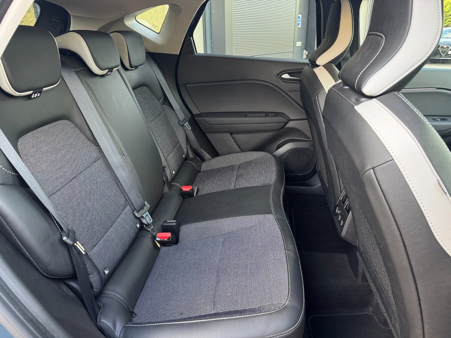 Used Renault Captur 2022 for sale - 76869199: Photo 45