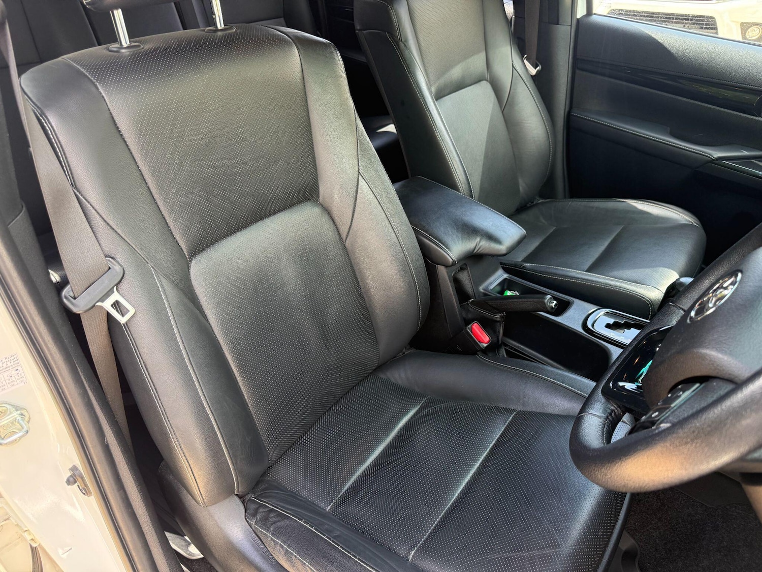 Used Toyota Hilux for sale - 78214575: Photo 10