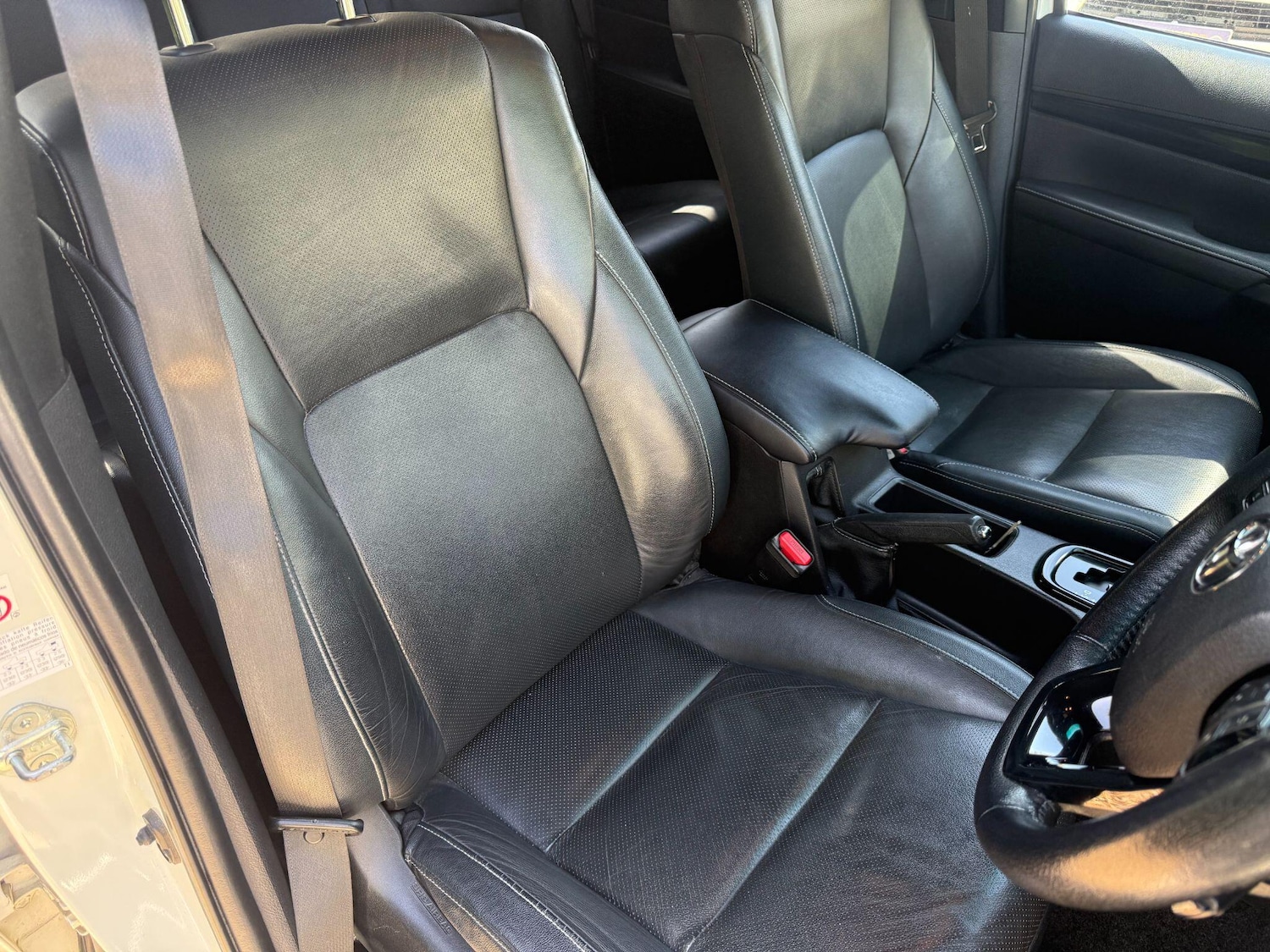 Used Toyota Hilux 2019 for sale - 78086064: Photo 9