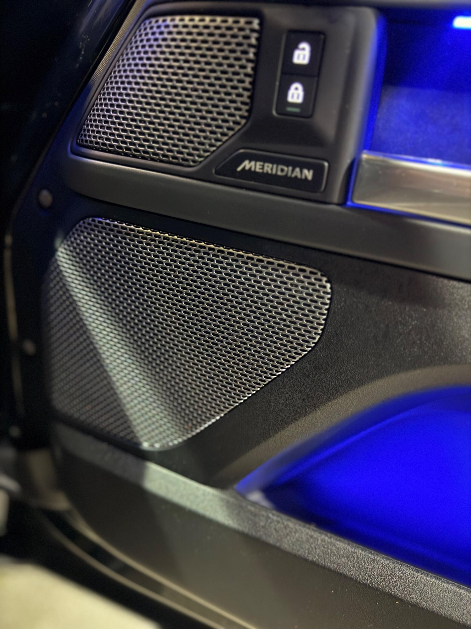 Used Land Rover Defender 2023 for sale - 77612143: Photo 10