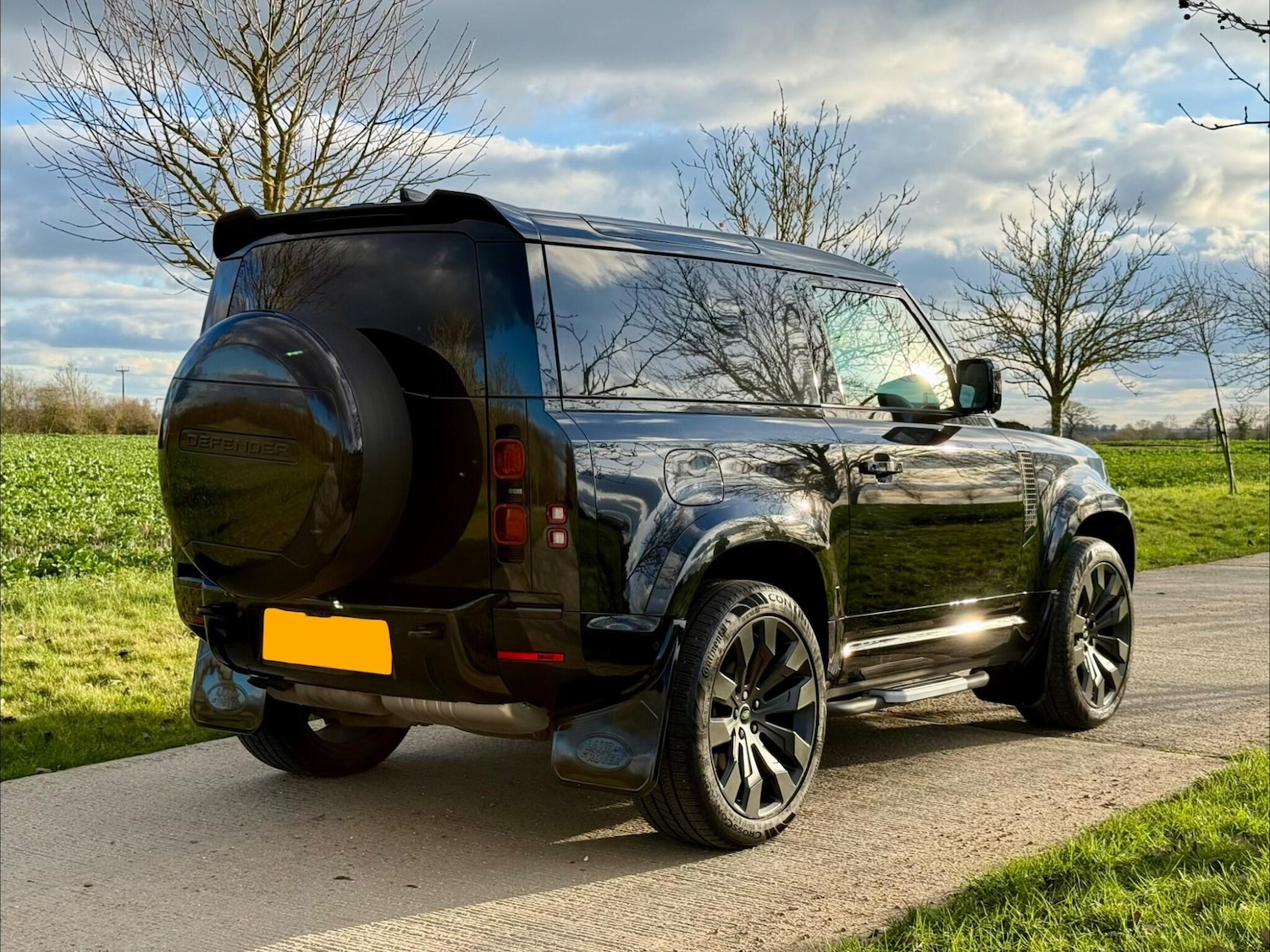 Used Land Rover Defender 2023 for sale - 77612143: Photo 3