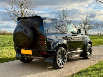 Used Land Rover Defender 90 2023 for sale - 77612143: Photo