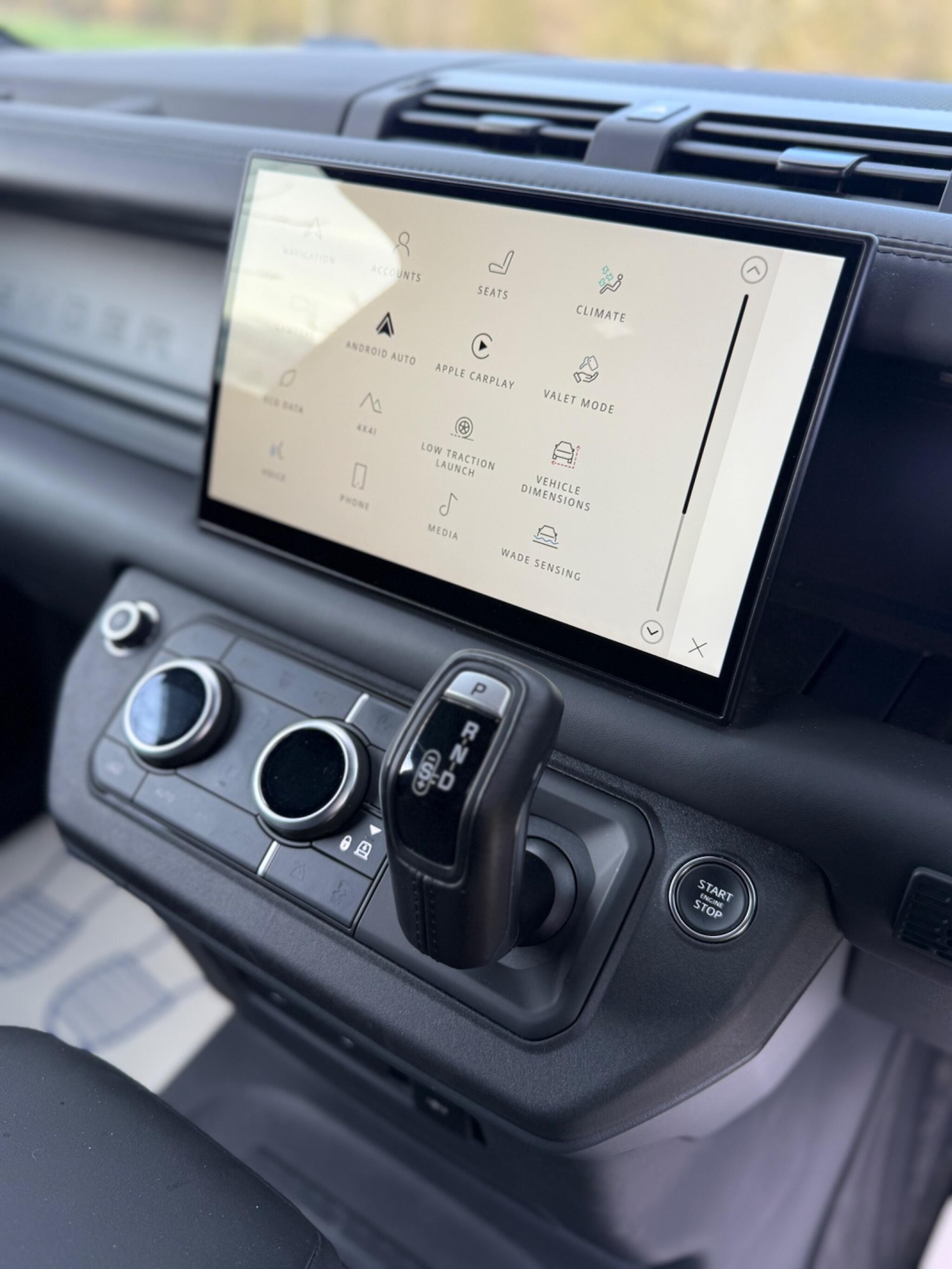 Used Land Rover Defender 2023 for sale - 77612143: Photo 6