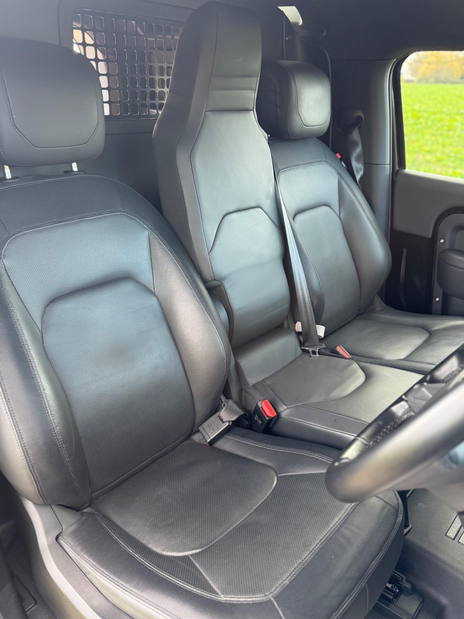 Used Land Rover Defender 2023 for sale - 77612143: Photo 7