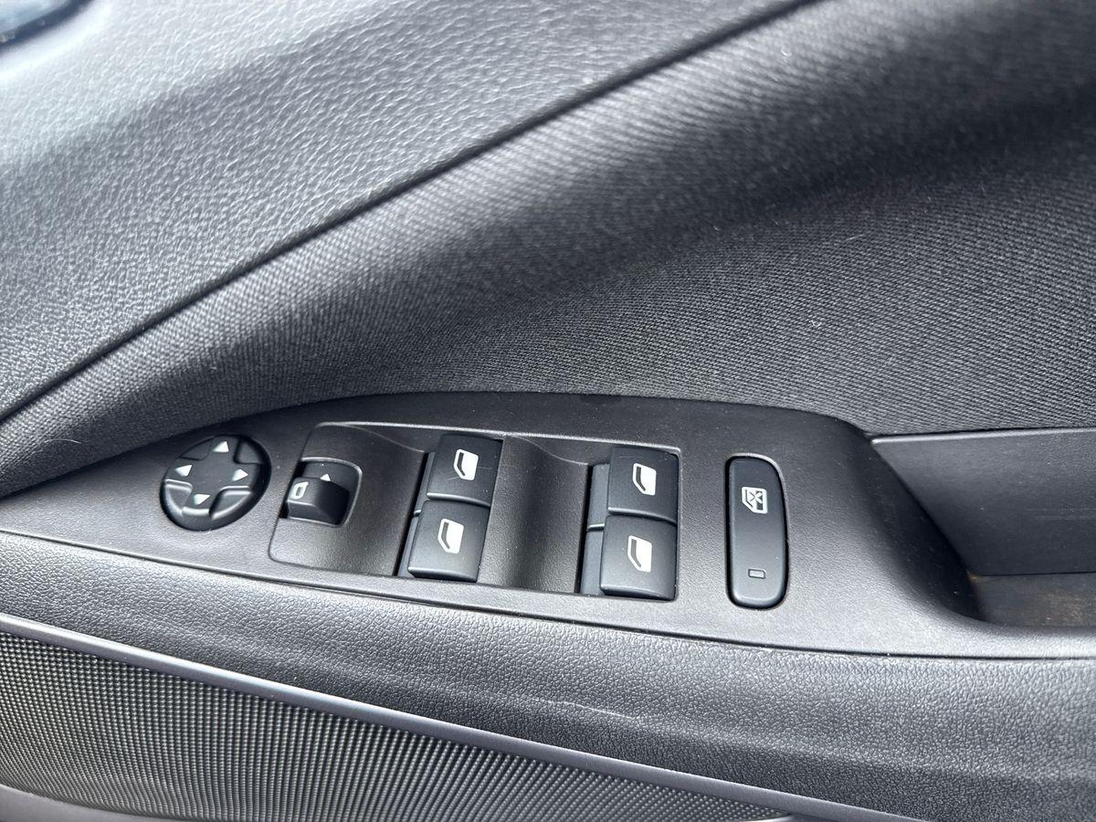 Used Vauxhall Crossland 2023 for sale - 76952636: Photo 20