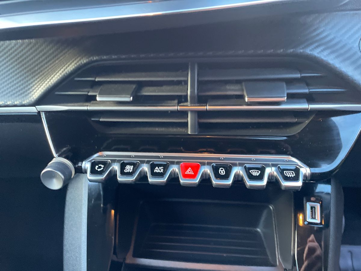 Used Peugeot 2008 2022 for sale - 77232115: Photo 18