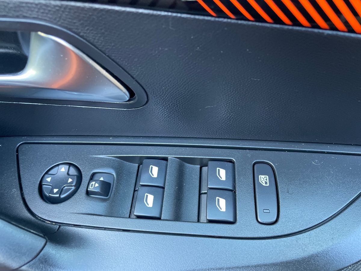 Used Peugeot 2008 2022 for sale - 77232115: Photo 20