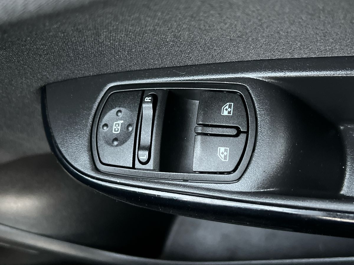 Used Vauxhall Corsa 2019 for sale - 77134022: Photo 20