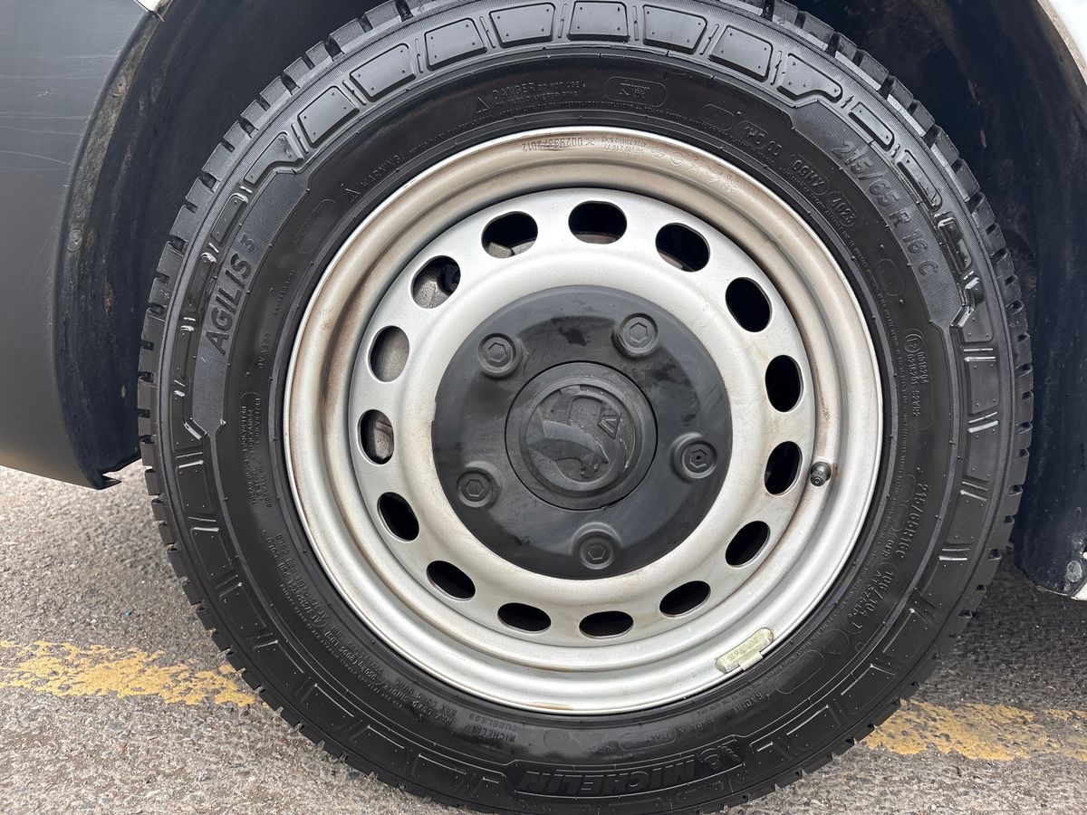 Used Vauxhall Vivaro 2024 for sale - 77170446: Photo 9