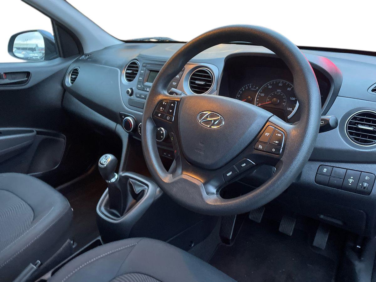 Used Hyundai i10 2017 for sale - 77307484: Photo 15