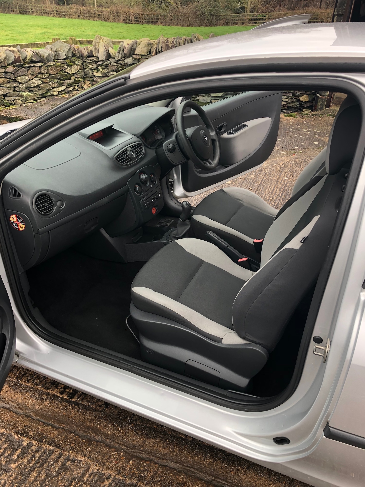 Used Renault Clio 2011 for sale - 77296905: Photo 13